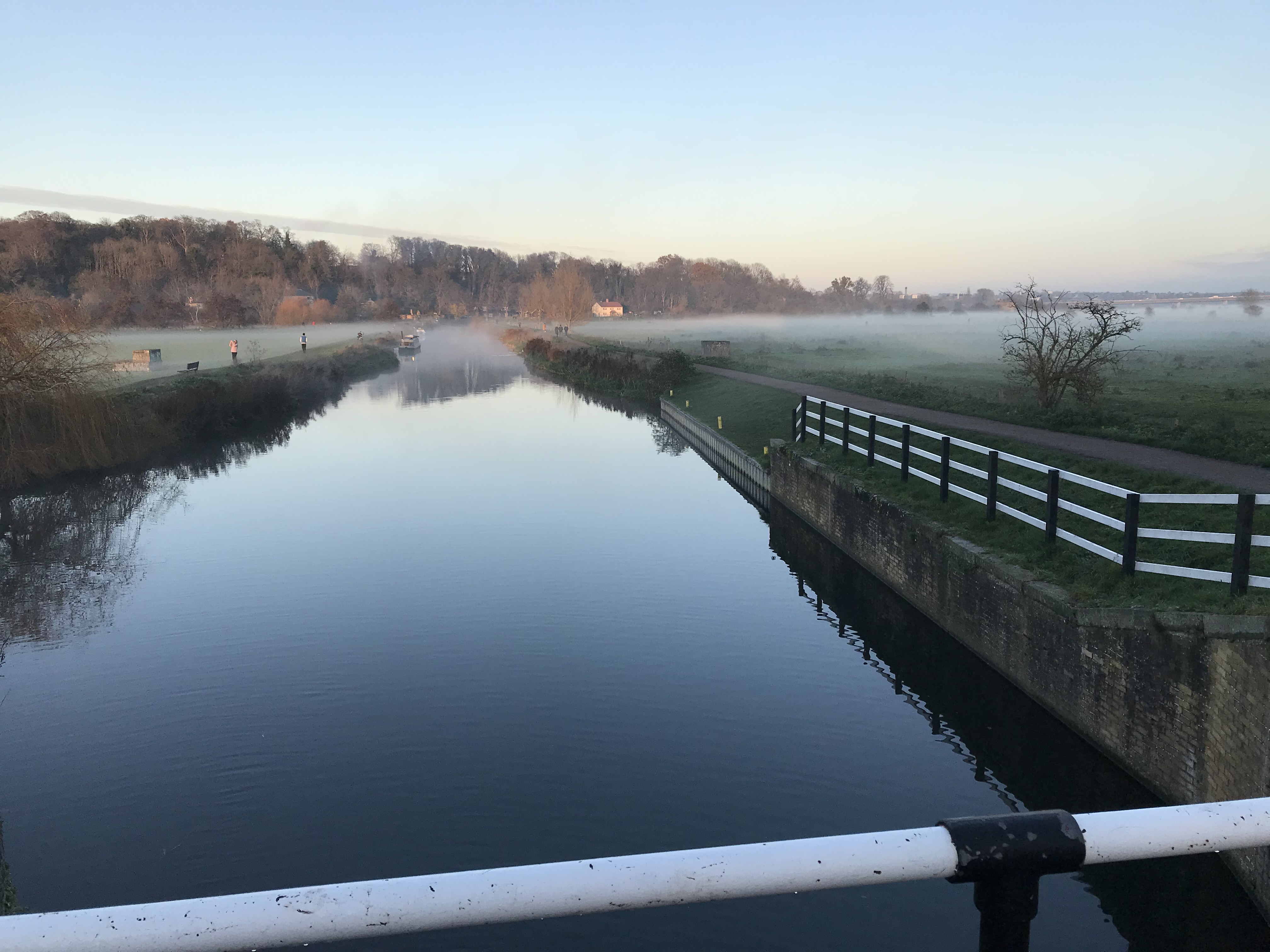 Hartham lock winter mist